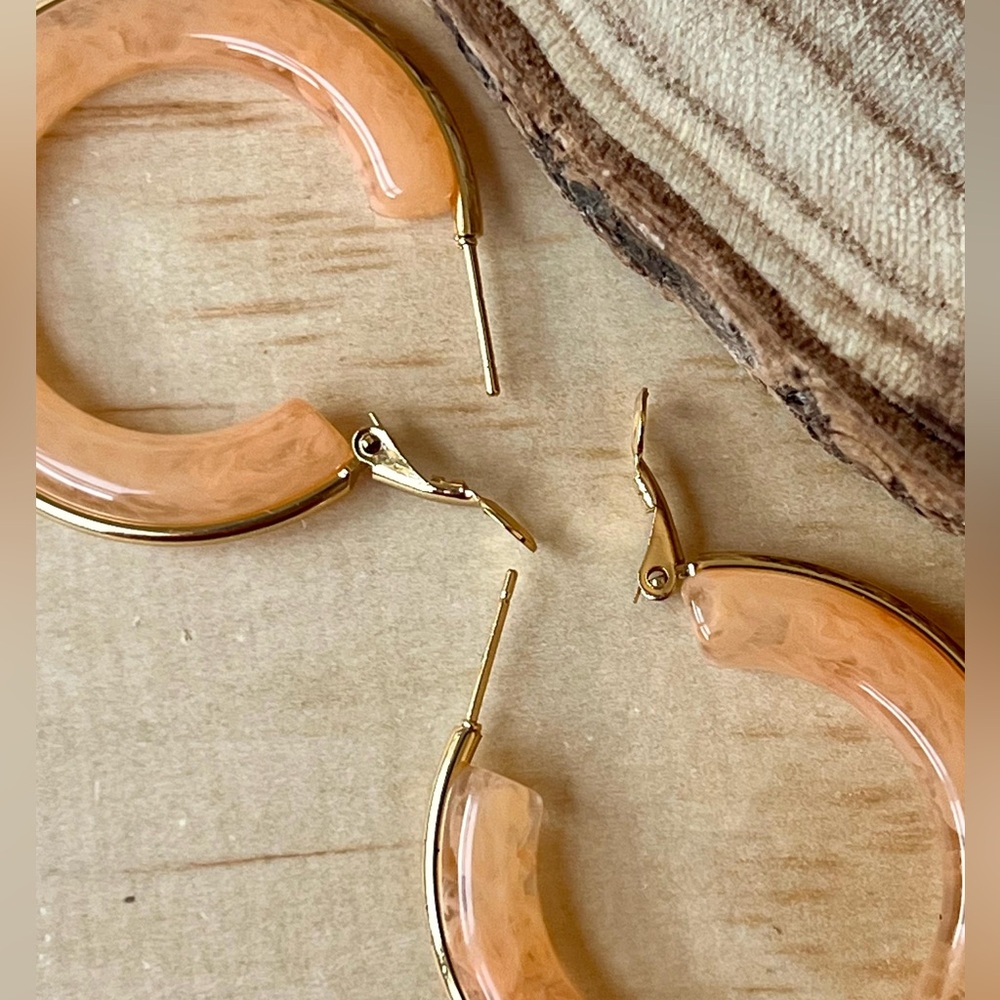 Peach Swirl Hoops - Picture 2 of 10